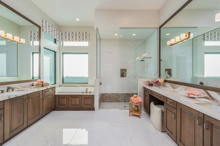 Vienna Grande Master Bathroom