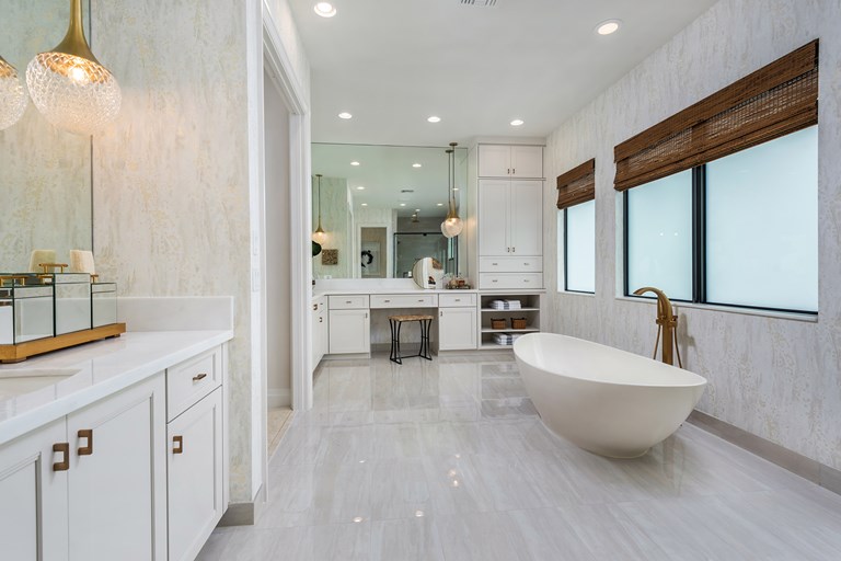 Palma Master Bathroom