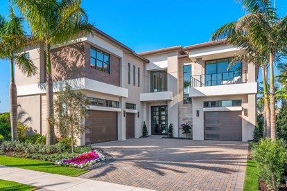 TAKE A GUIDED TOUR OF THE SANTORINI