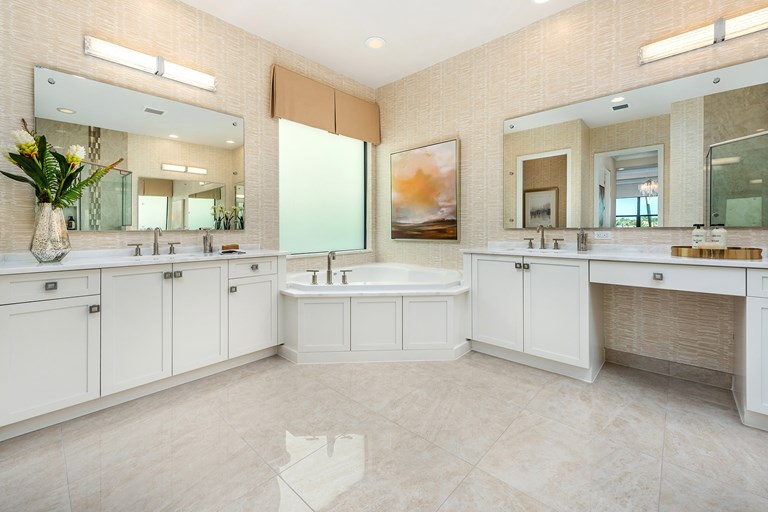 Santo Master Bathroom