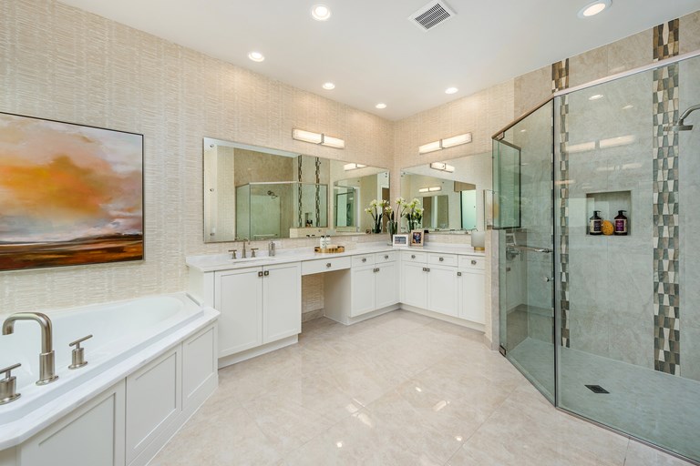 Santo Master Bathroom
