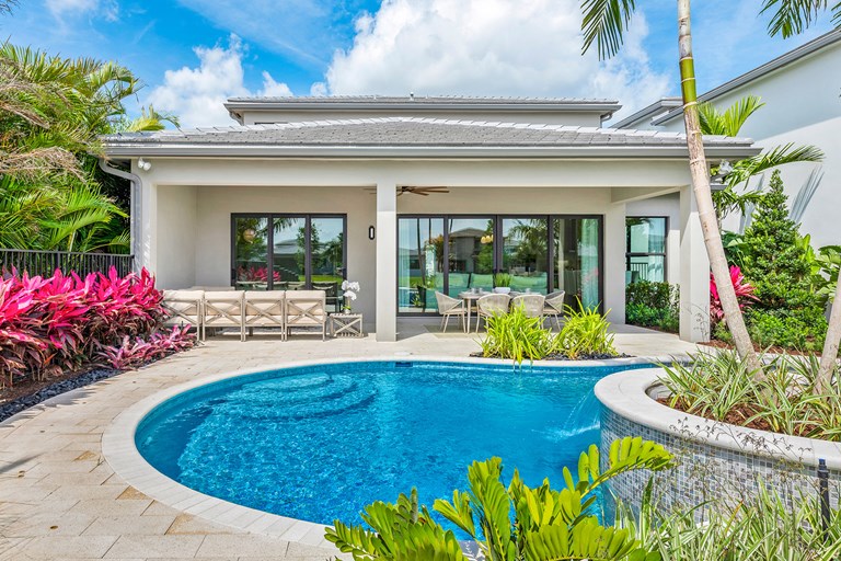 LO Samoa Pool z