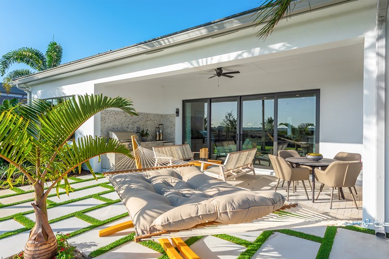 Bora Patio