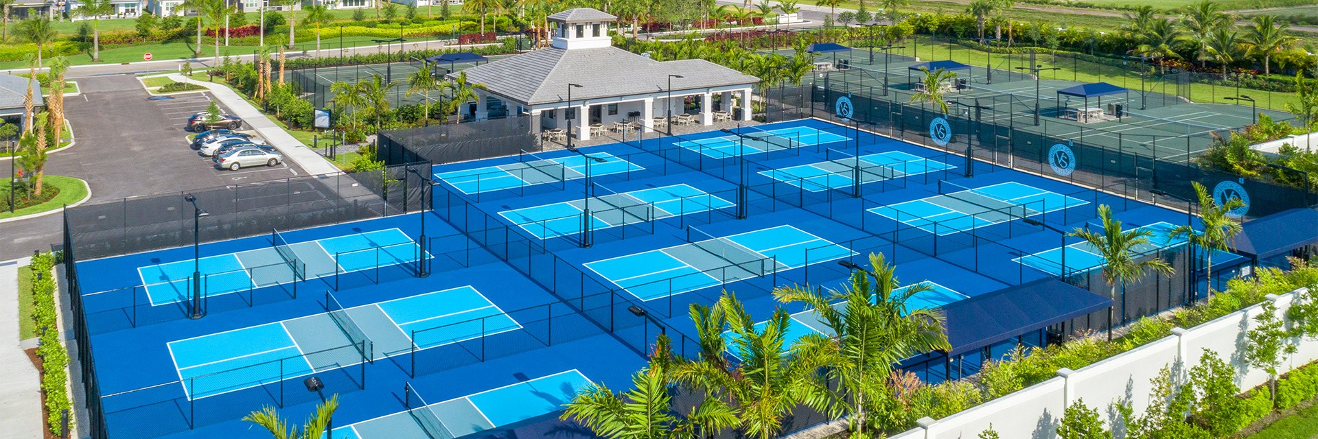 RACQUET CLUB