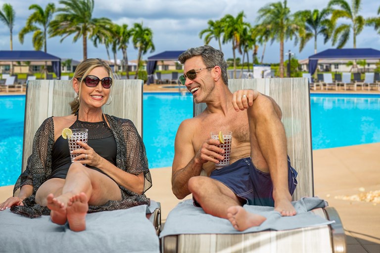 valencia cay couple pool