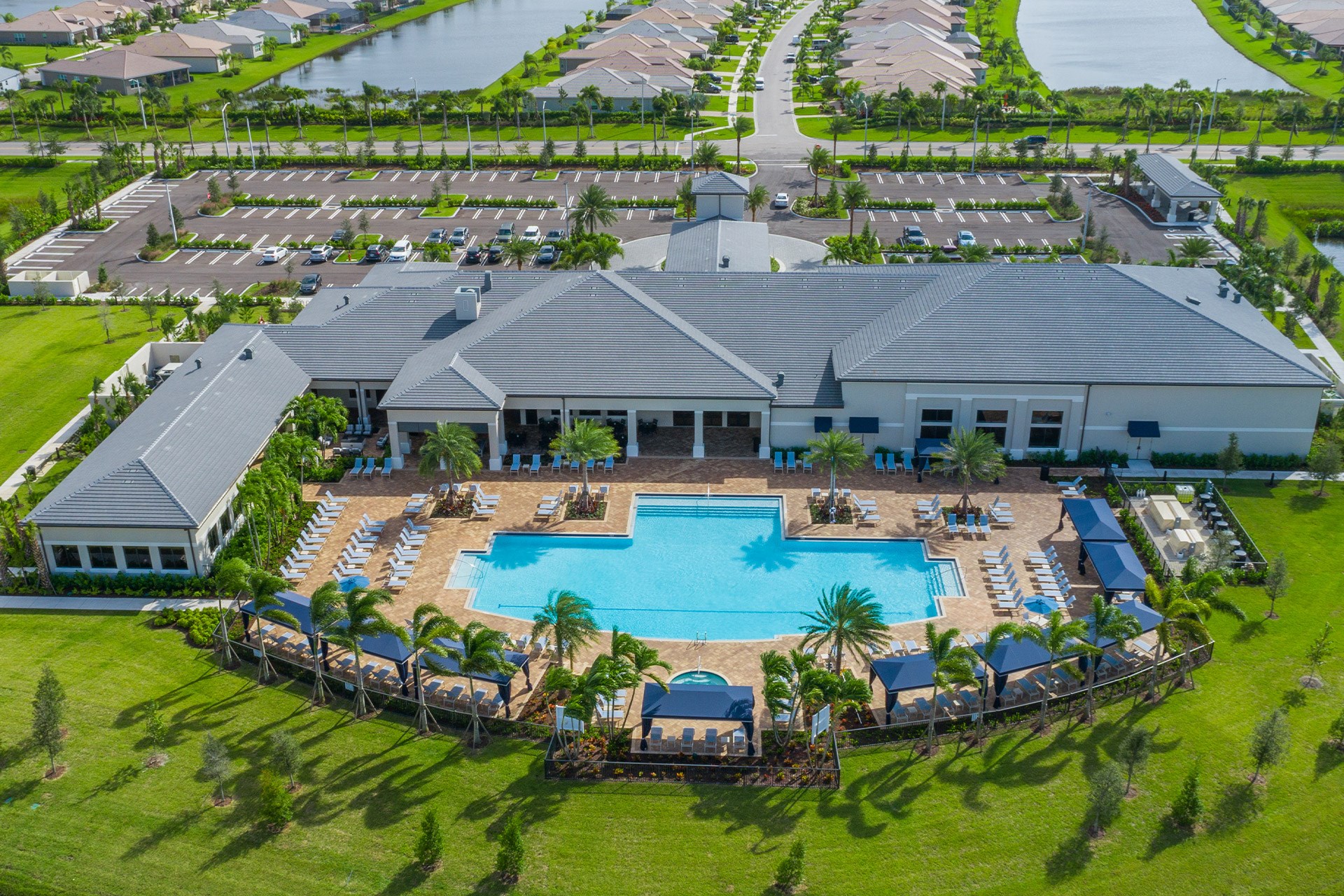 34,000-SQUARE FOOT CLUBHOUSE