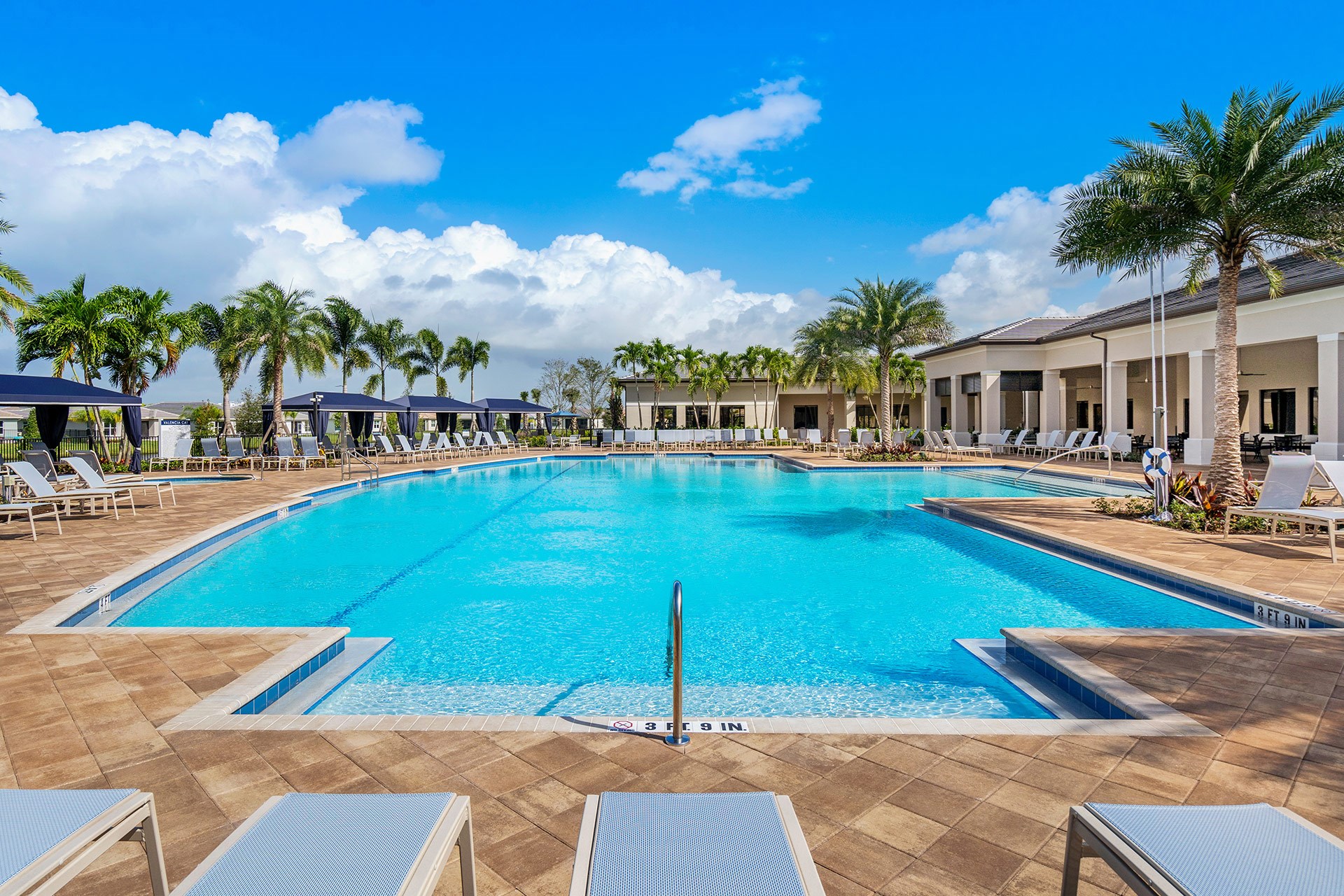 RESORT-STYLE POOL