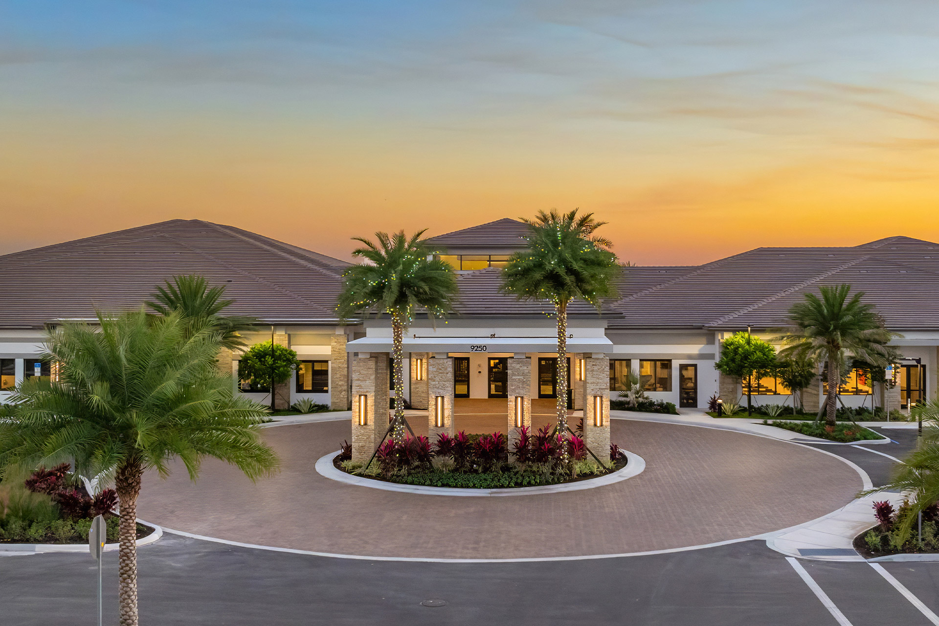 SPECTACULAR  CLUBHOUSE