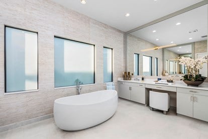 Caroline Grande Master Bath