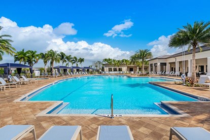 RESORT-STYLE POOLS