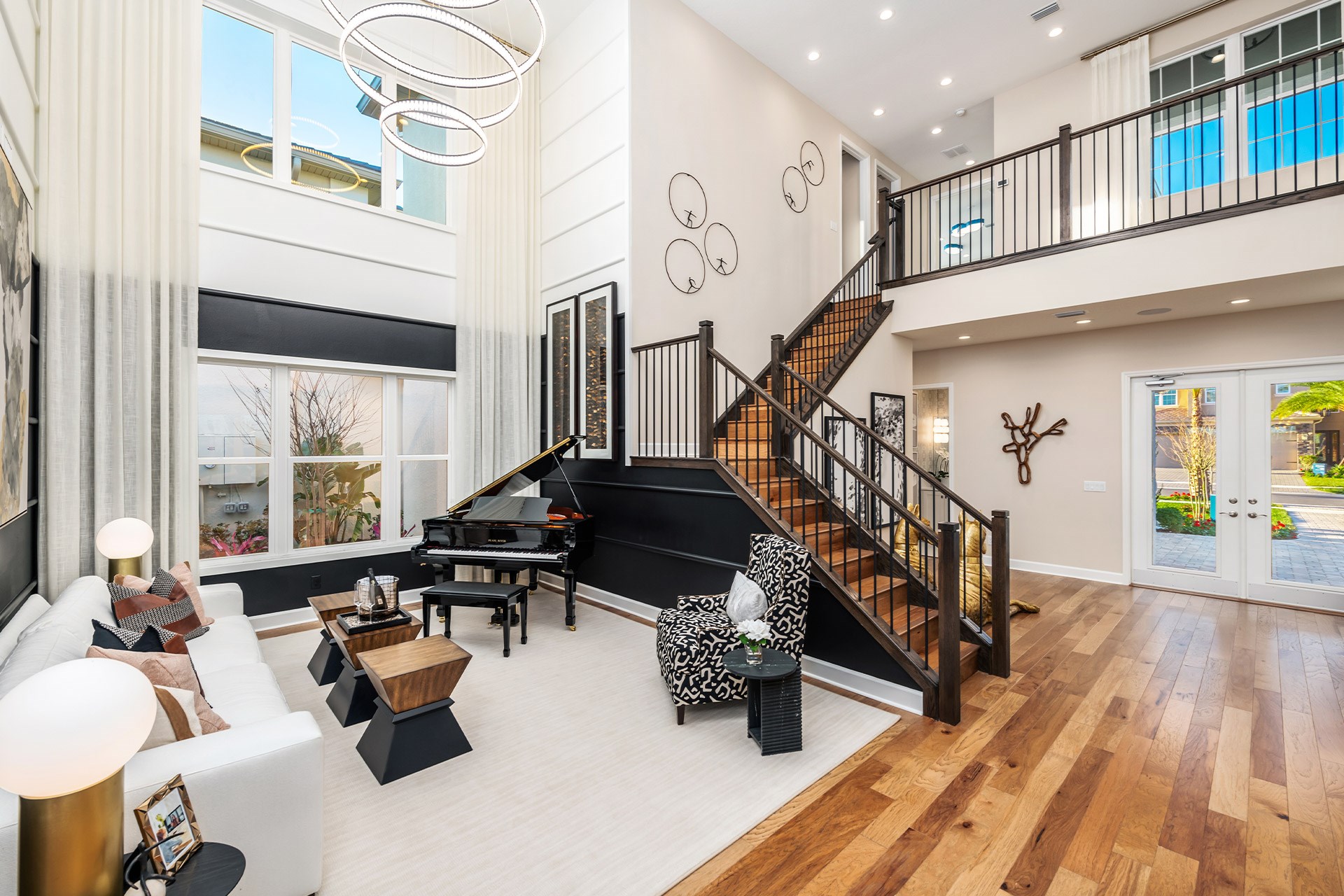 Carson Living Room & Foyer