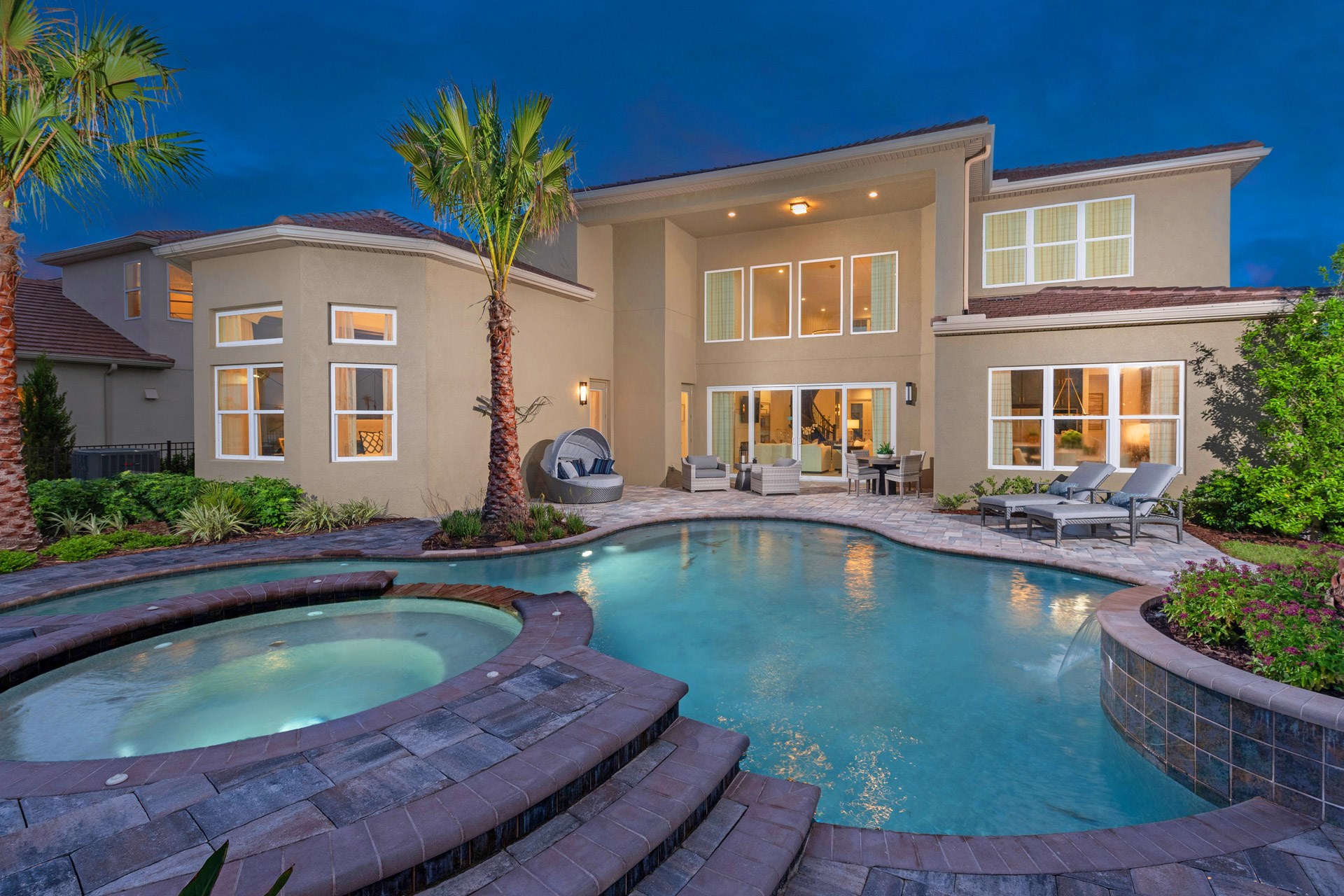 EXPANSIVE OUTDOOR LIVING