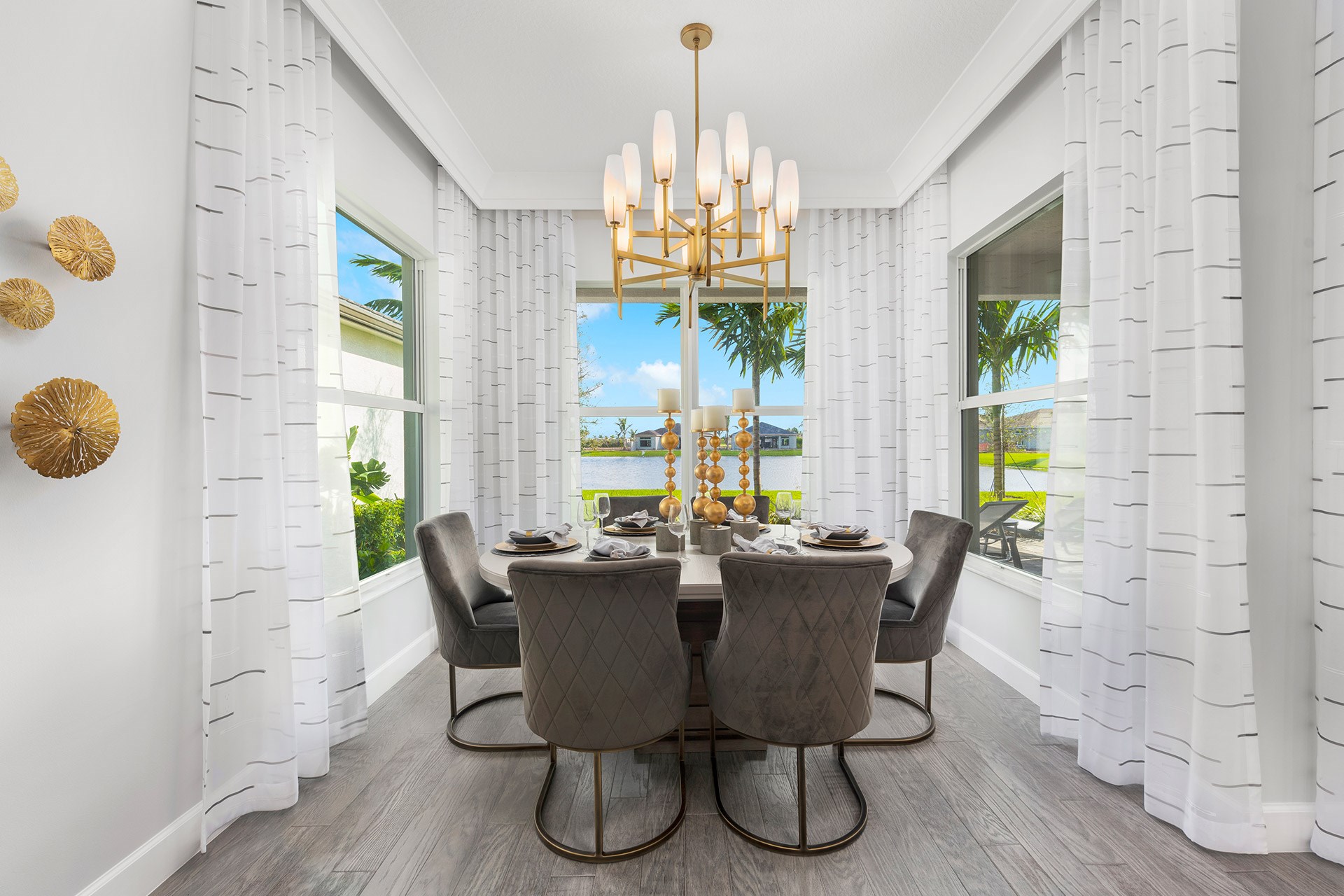 Isabella Dining Room